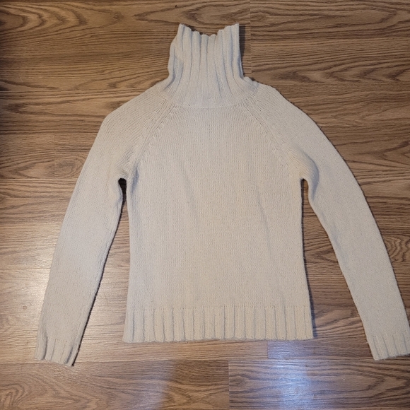 Cozy Cream Turtleneck Sweater from Oscar by Oscar de la Renta - Picture 6 of 12